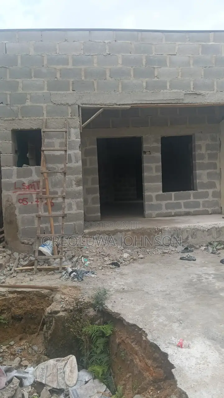 3bdrm Apartment in Igando / Ikotun/Igando for sale in Igando / Ikotun/Igando