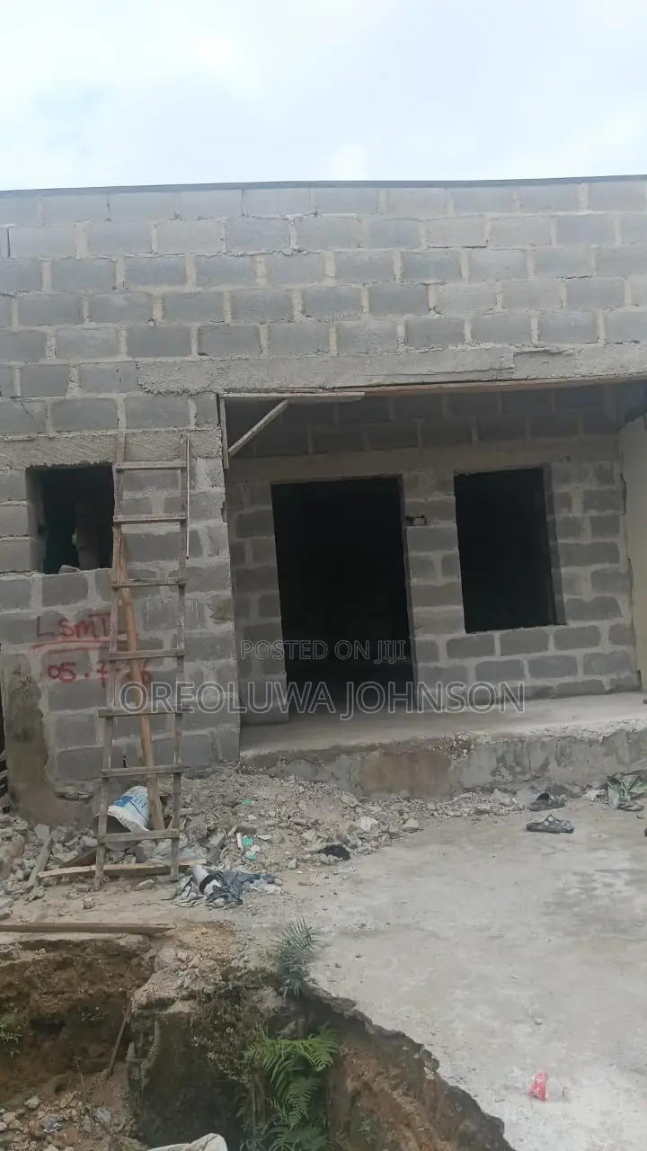 3bdrm Apartment in Igando / Ikotun/Igando for sale in Igando / Ikotun/Igando