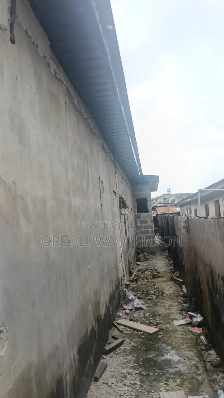 3bdrm Apartment in Igando / Ikotun/Igando for sale in Igando / Ikotun/Igando