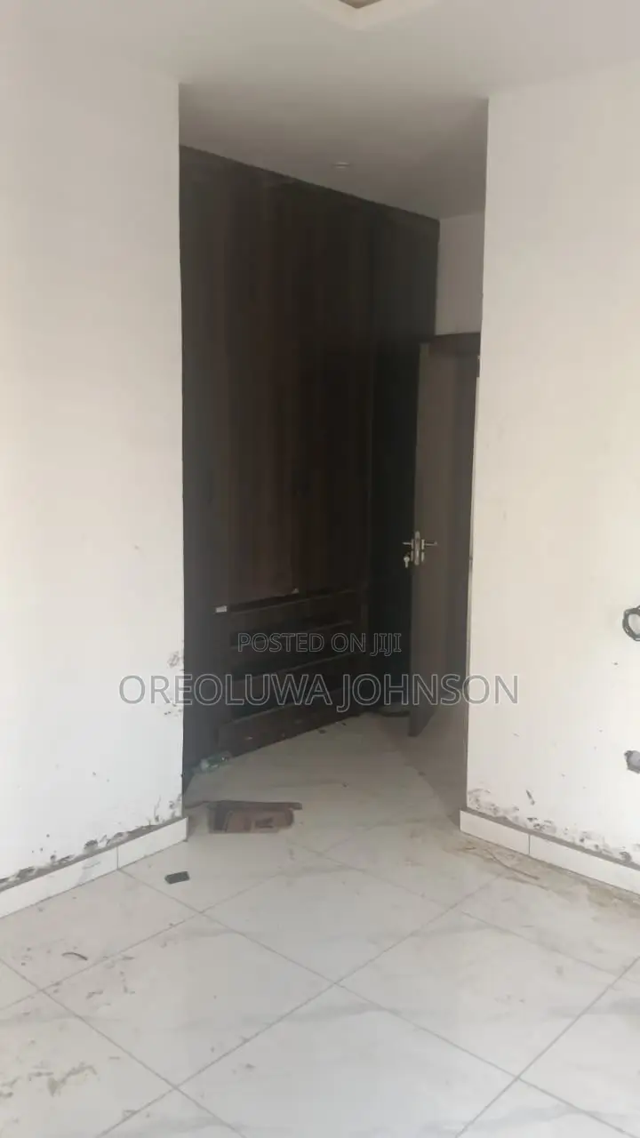 4bdrm Block of Flats in Ifako-Gbagada for sale in Ifako-Gbagada