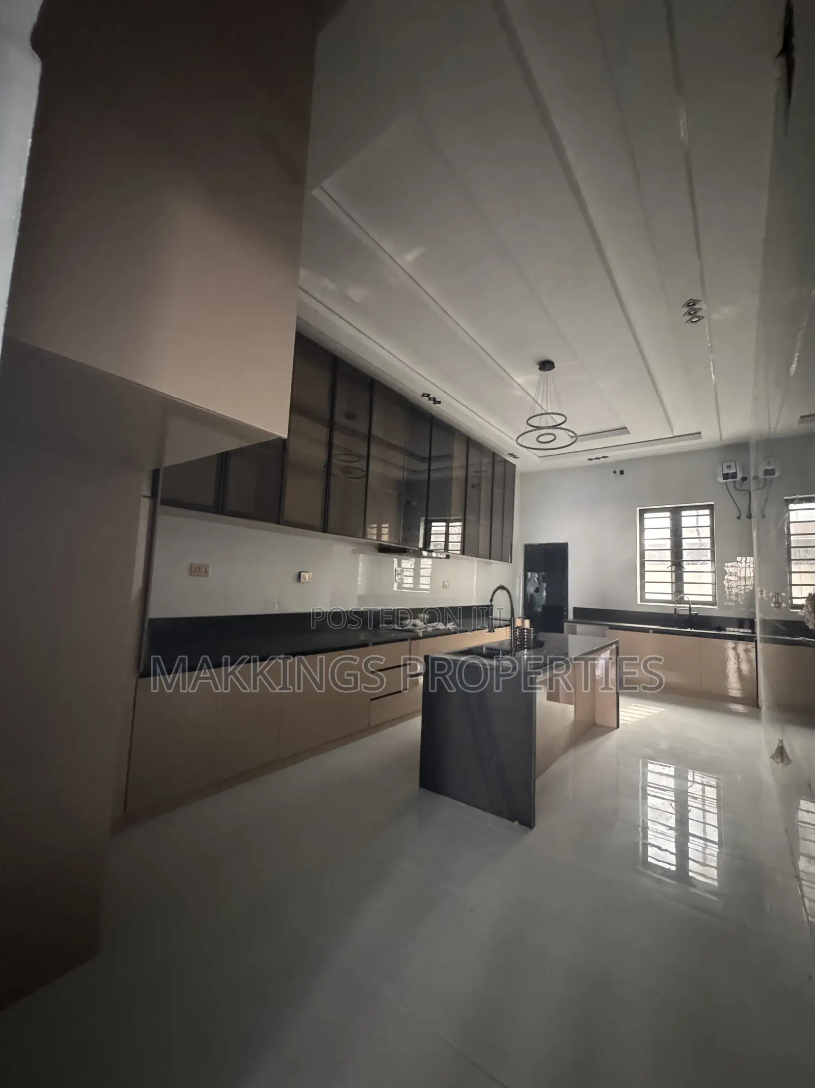 5bdrm Duplex in Sangotedo for sale in Sangotedo