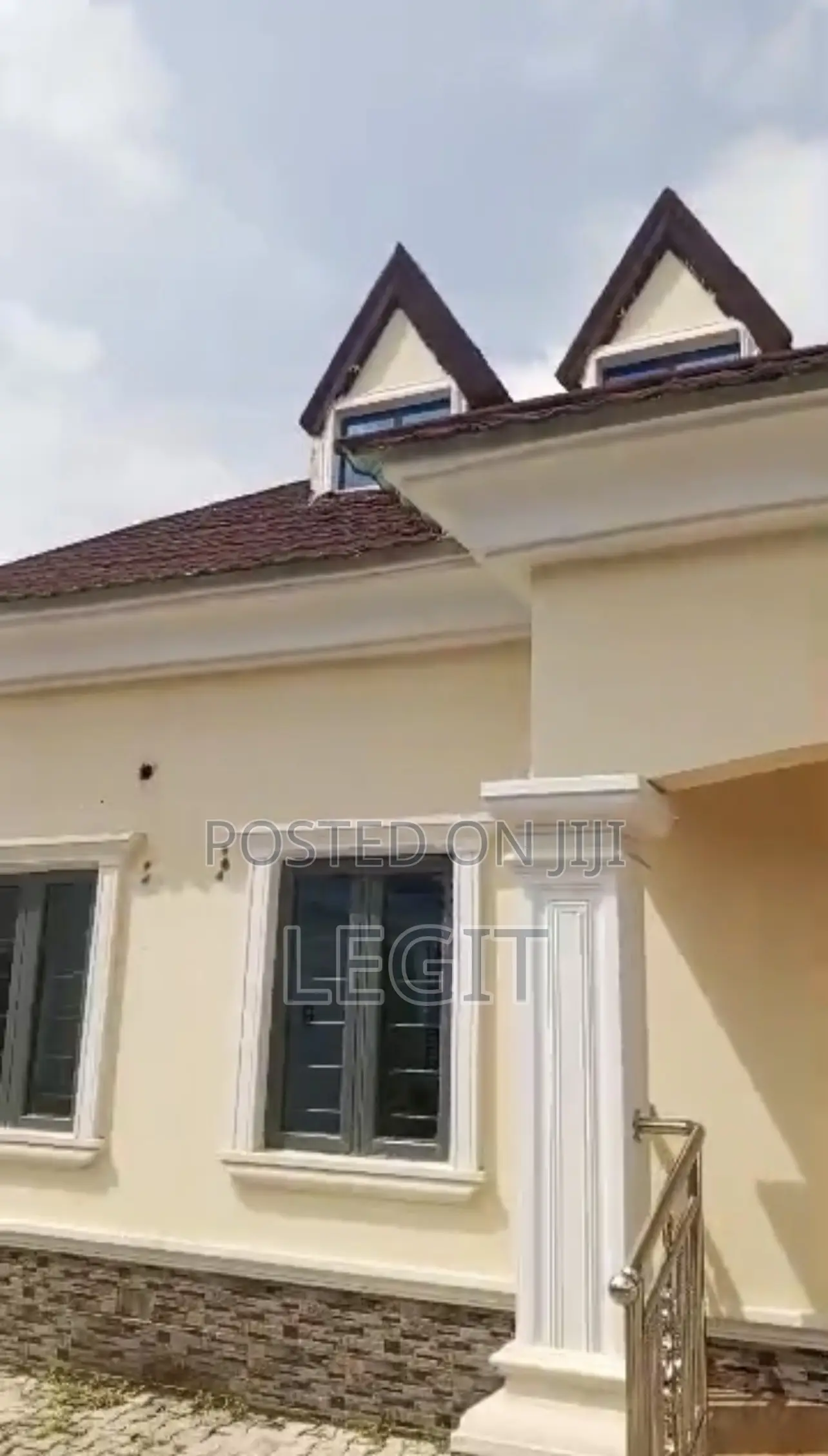 5bdrm Penthouse in Lugbe District for sale in Lugbe District