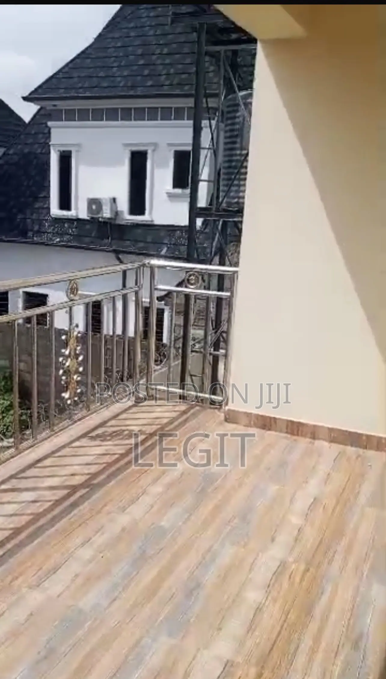 5bdrm Penthouse in Lugbe District for sale in Lugbe District