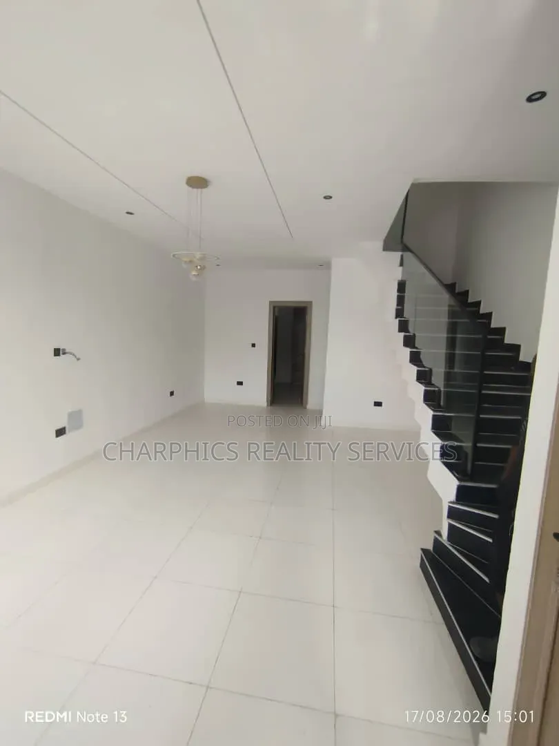3bdrm Duplex in Off Lekki-Epe Expressway for sale in Off Lekki-Epe Expressway