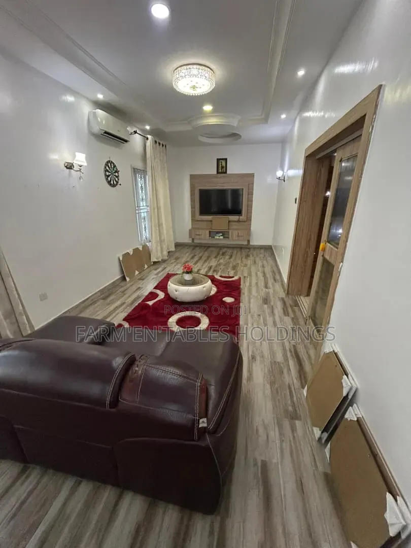 8bdrm Duplex in Oshorun Heritage for sale in Isheri North