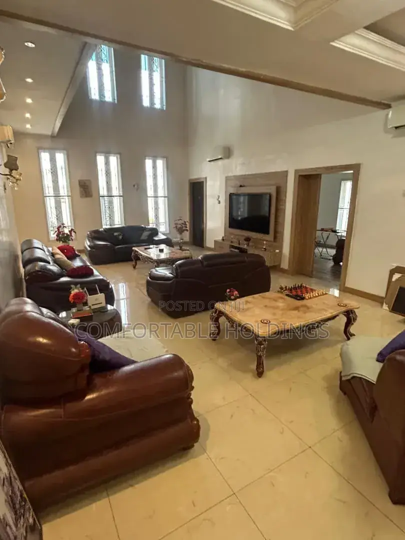 8bdrm Duplex in Oshorun Heritage for sale in Isheri North