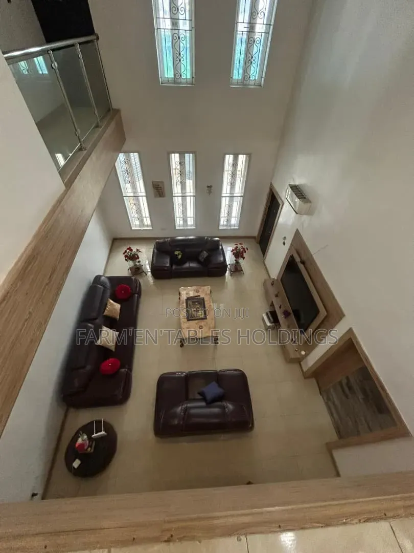8bdrm Duplex in Oshorun Heritage for sale in Isheri North
