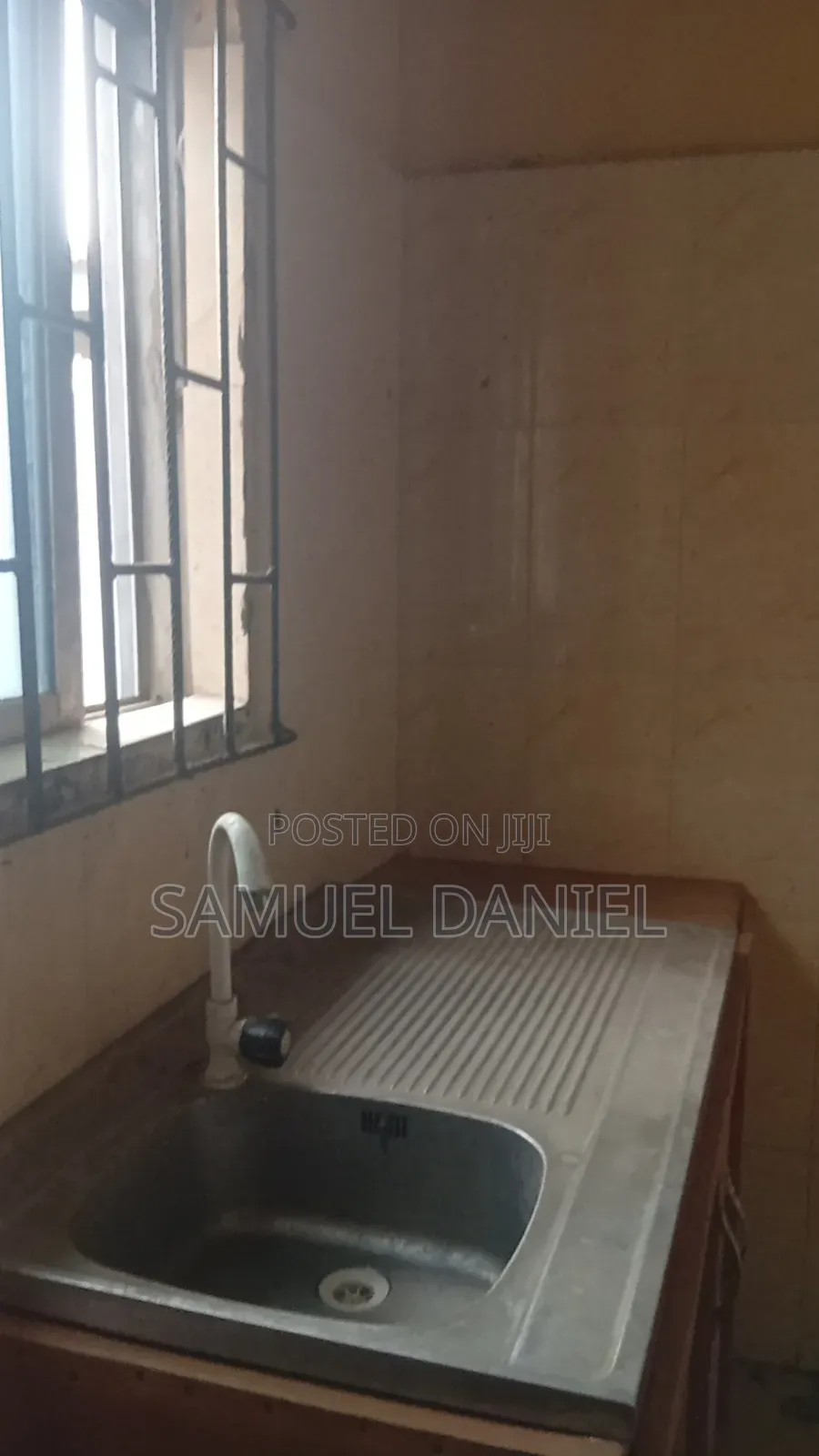 4bdrm Bungalow in Lucky Fibre Estate, Ikorodu Garage for sale in Ikorodu Garage