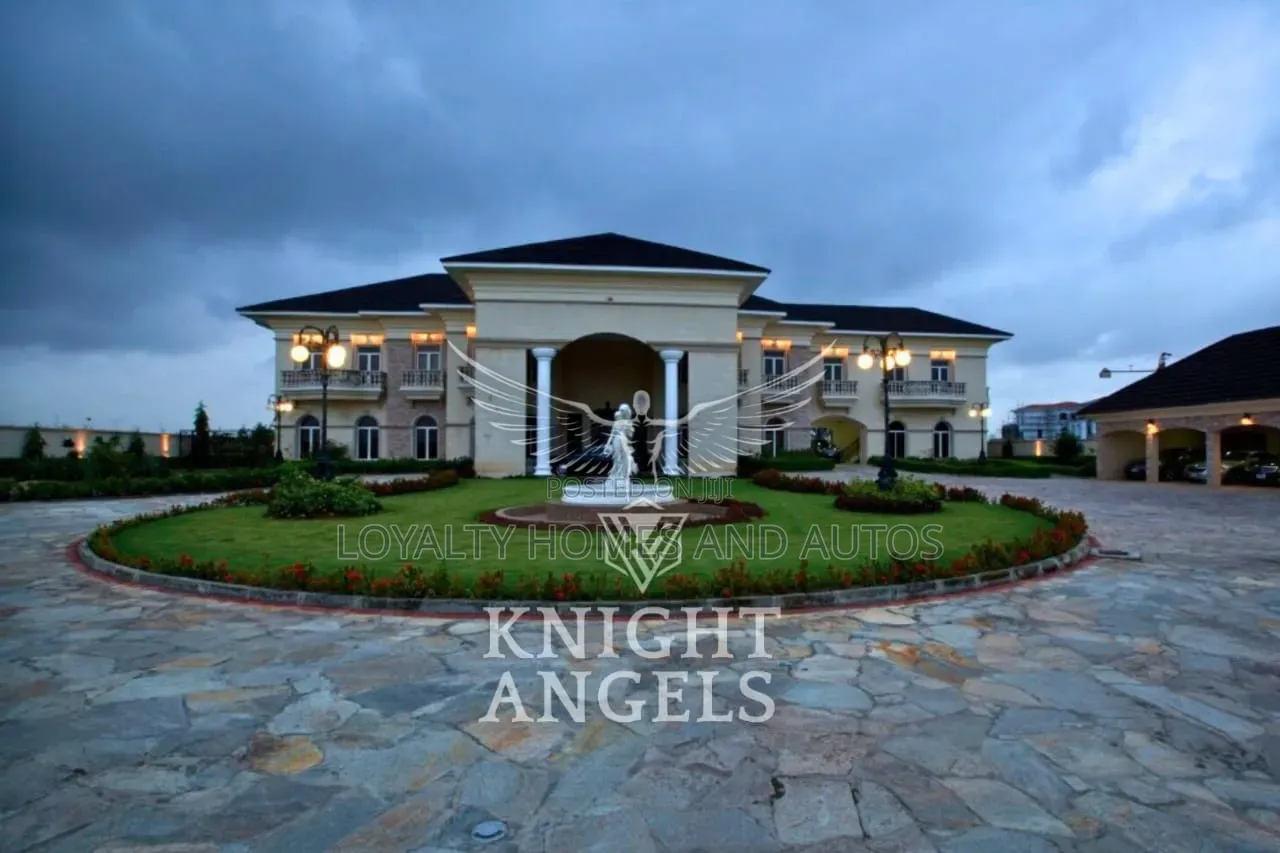 5bdrm Duplex in Osapa london for sale in Osapa london