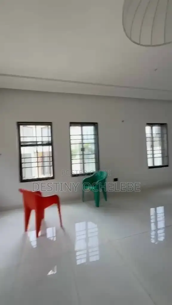 5bdrm Duplex in Jahi Gilmore for sale in Jahi