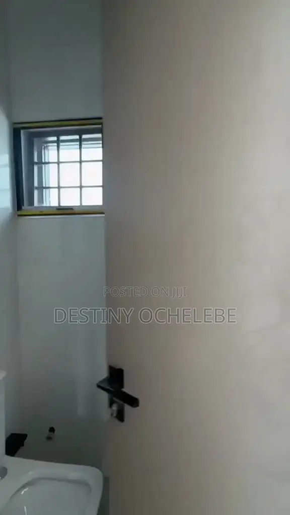 5bdrm Duplex in Jahi Gilmore for sale in Jahi