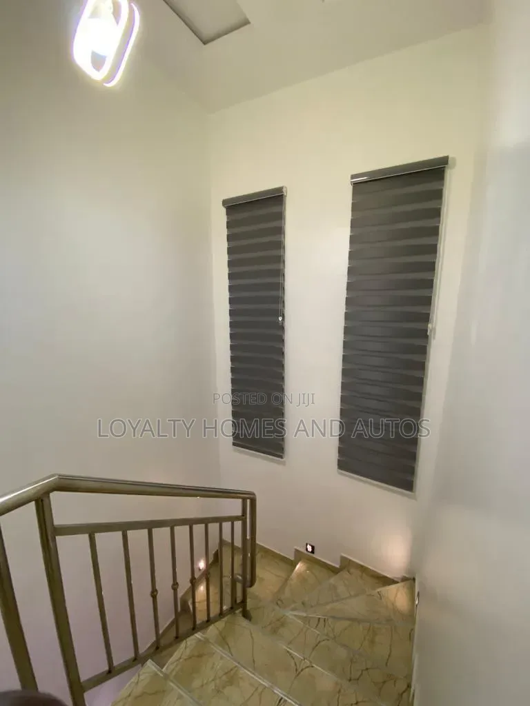 5bdrm Duplex in Osapa london for sale in Osapa london