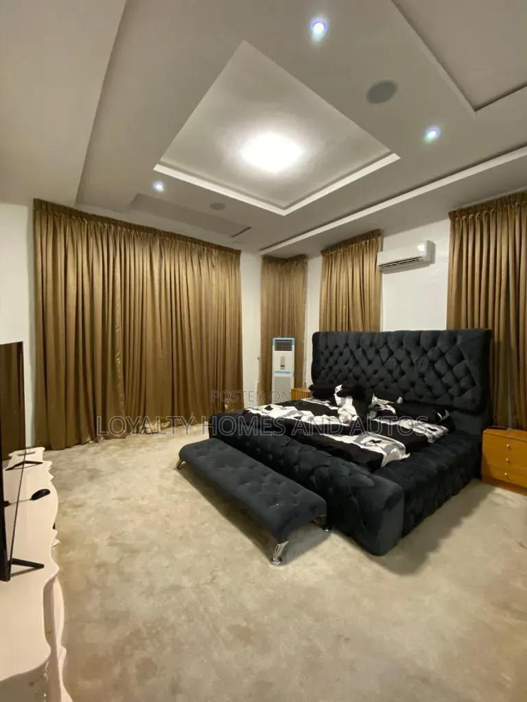 5bdrm Duplex in Osapa london for sale in Osapa london