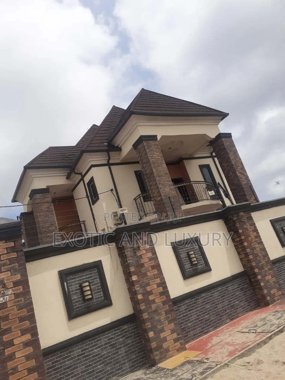 2bdrm Block of Flats in Sabo, Alagomeji for rent in Alagomeji