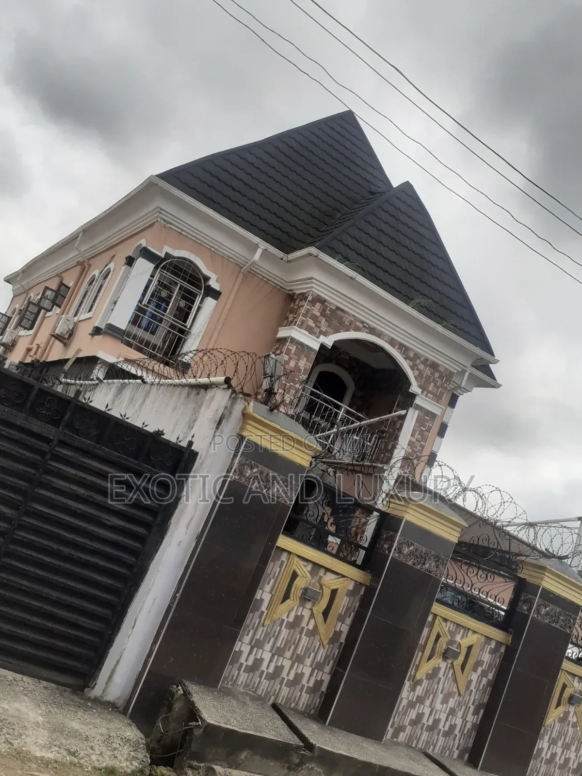 Mini Flat in Adekunle for rent in Adekunle