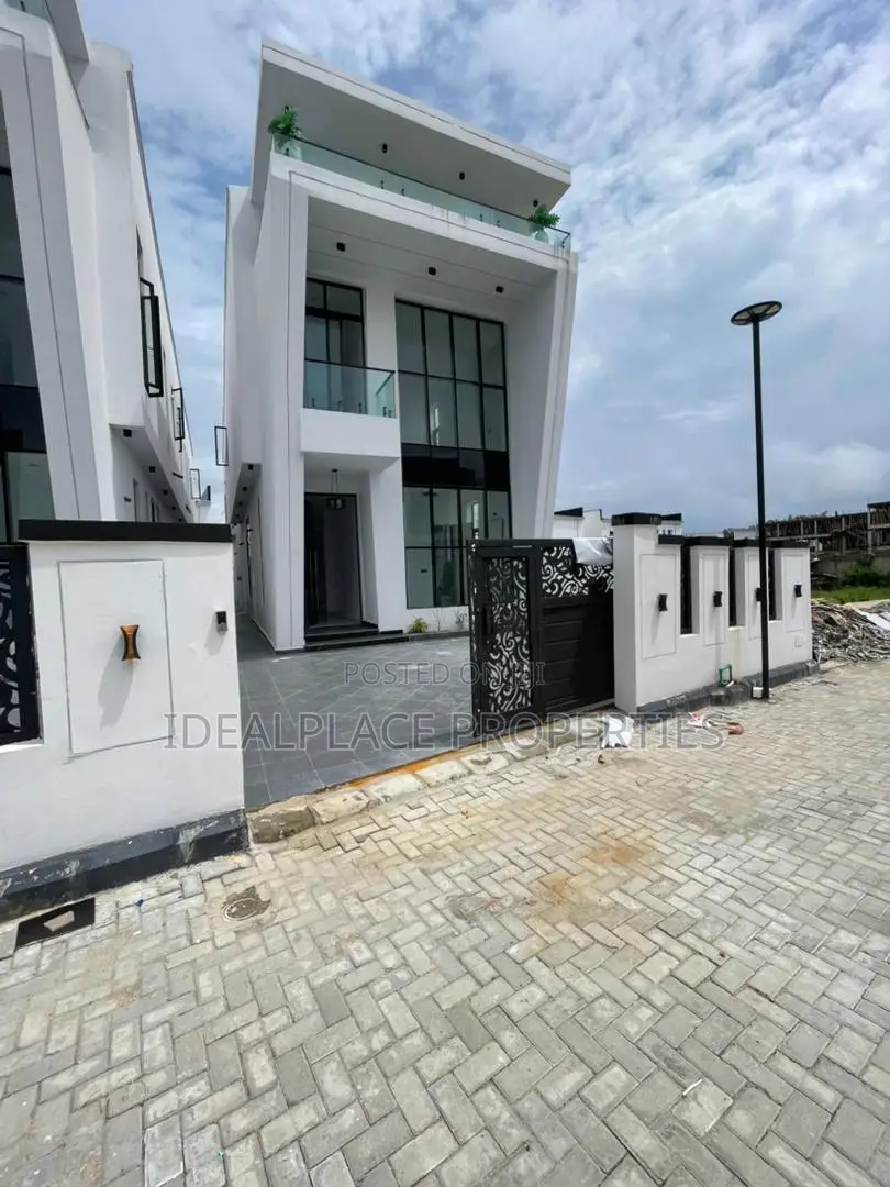 4bdrm Duplex in Lekki for sale in Lekki