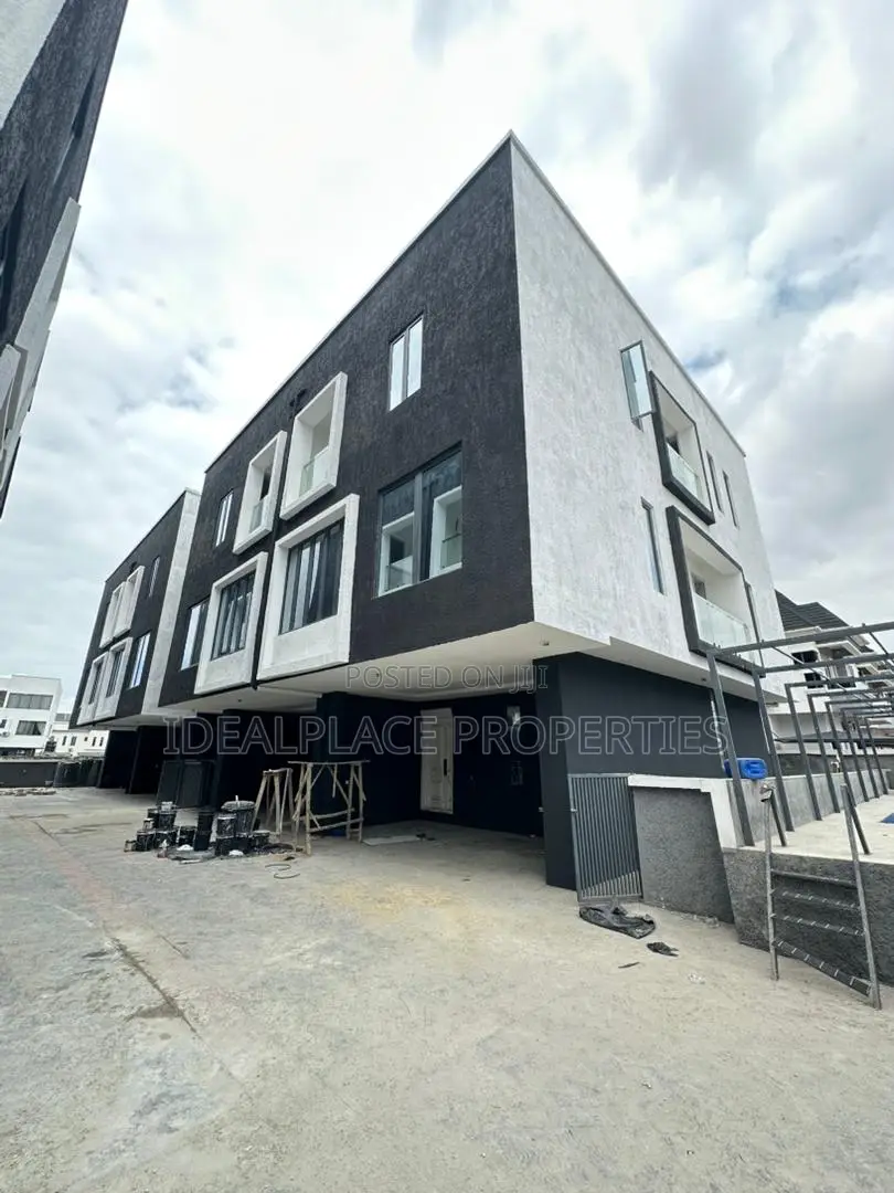 5bdrm Duplex in Lekki for sale in Lekki