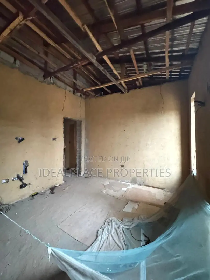 4bdrm Duplex in Surulere for sale in Surulere