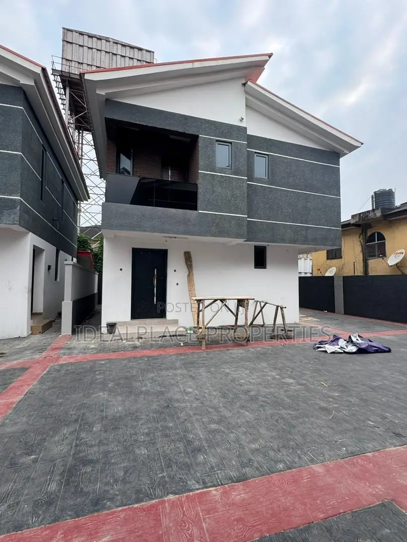 4bdrm Duplex in Surulere for sale in Surulere