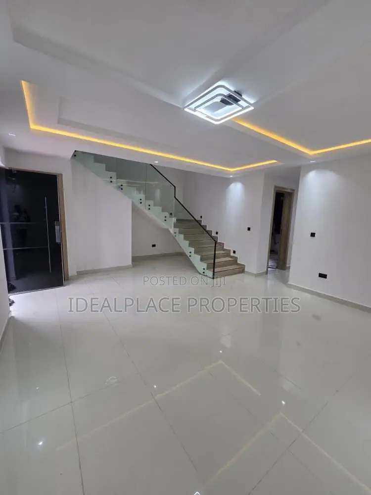 4bdrm Townhouse/Terrace in Opebi for sale in Opebi
