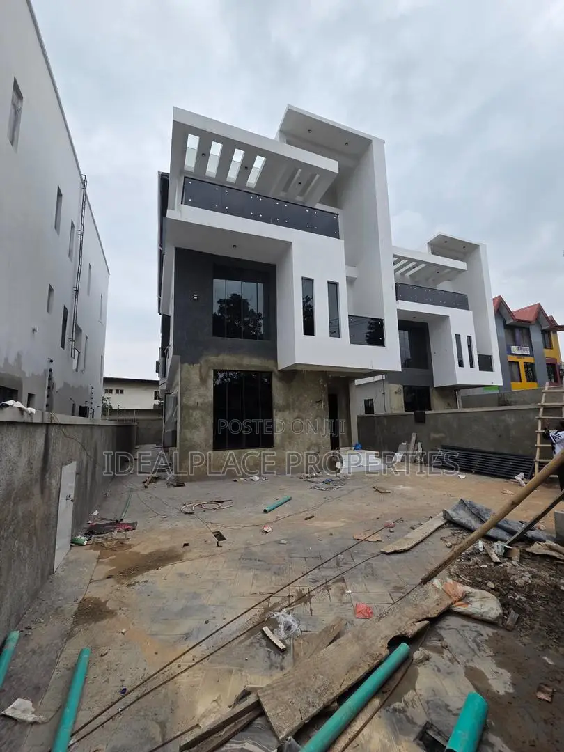 5bdrm Duplex in Adeniyi Jones for sale in Adeniyi Jones
