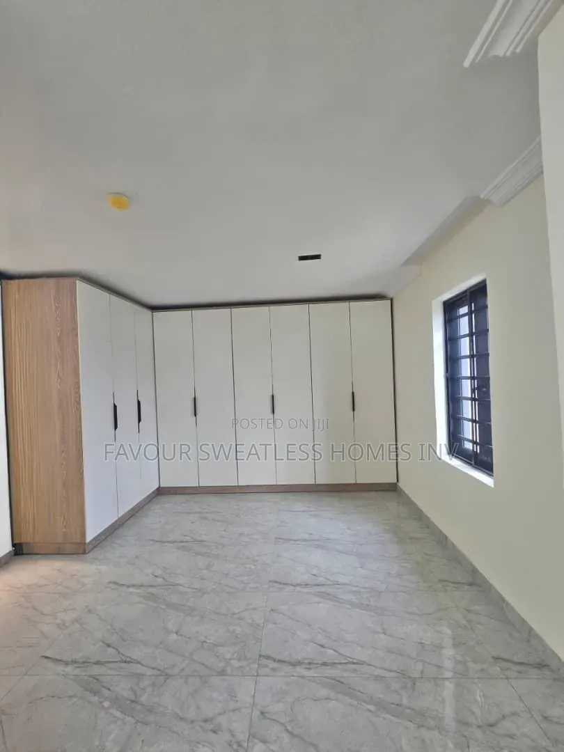 4bdrm Maisonette in Opebi Ikeja for sale in Opebi