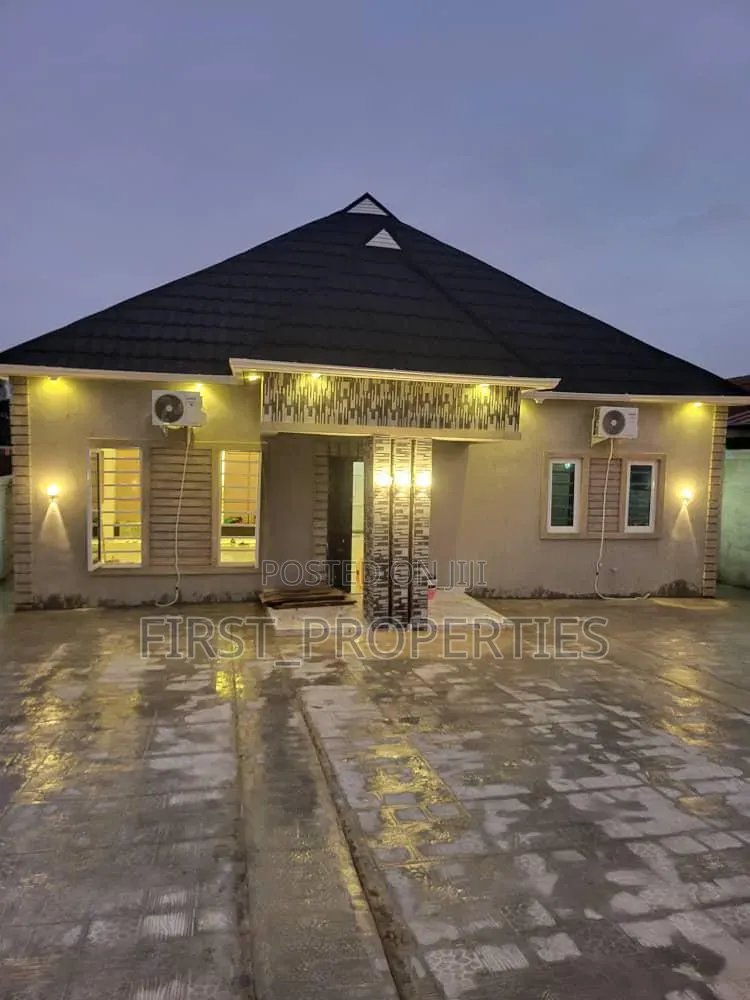 Furnished 3bdrm Bungalow in Before Elebu Market, Akala Express for sale in Akala Express