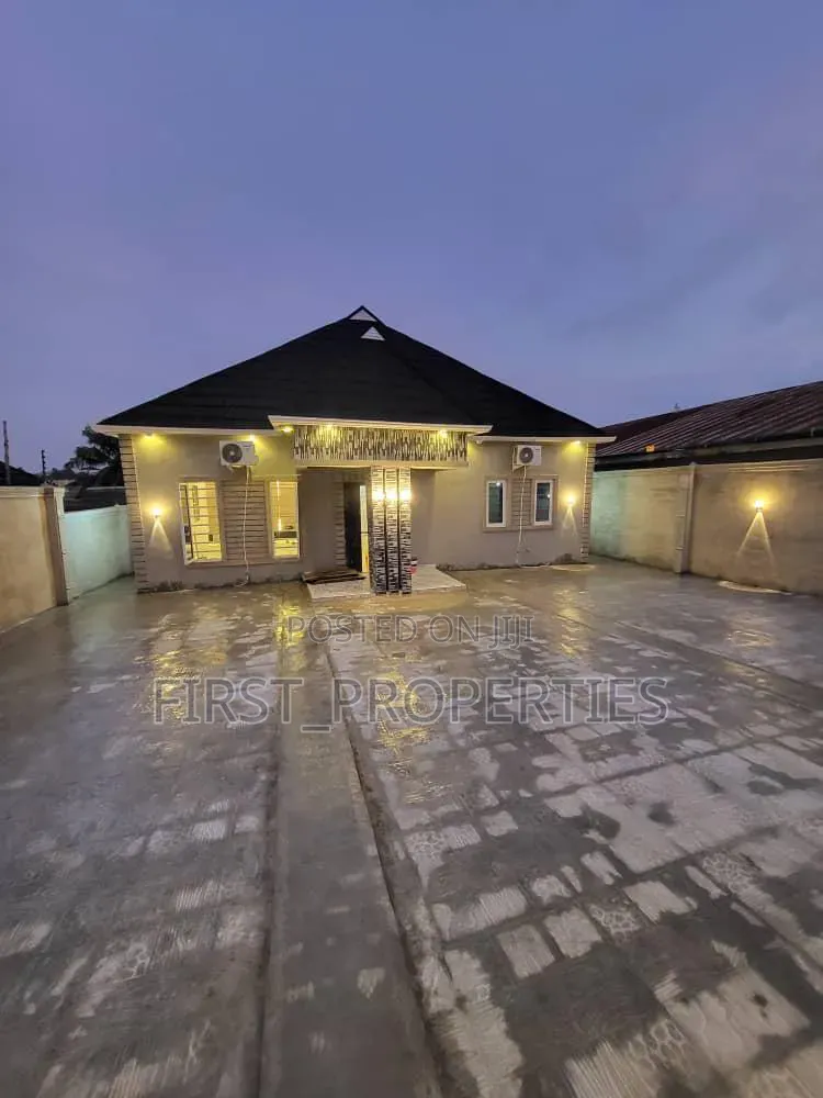 Furnished 3bdrm Bungalow in Before Elebu Market, Akala Express for sale in Akala Express
