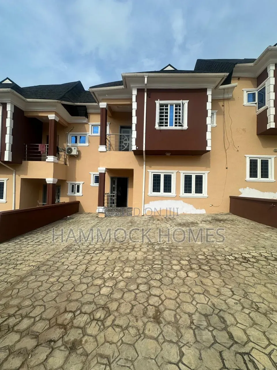 4bdrm Duplex in Jericho for rent in Jericho