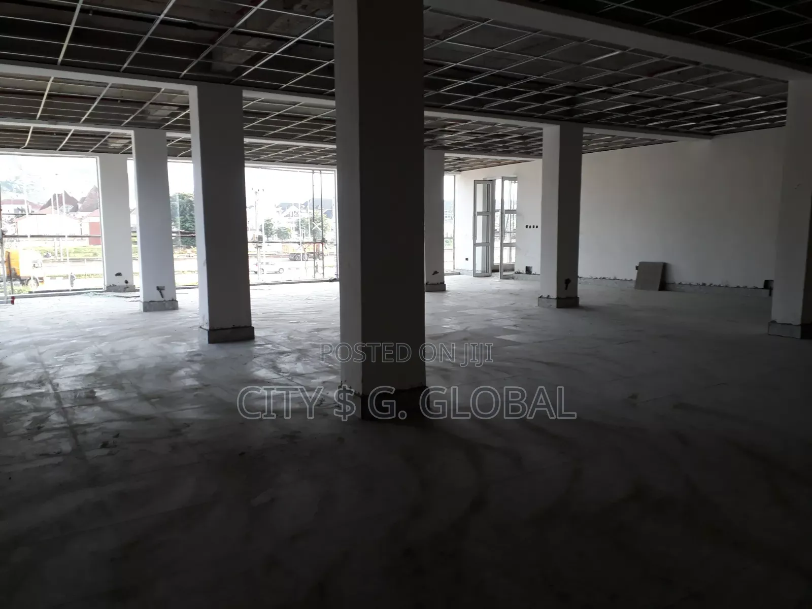 Showroom/ Carstand/ Workshop in Kubwa