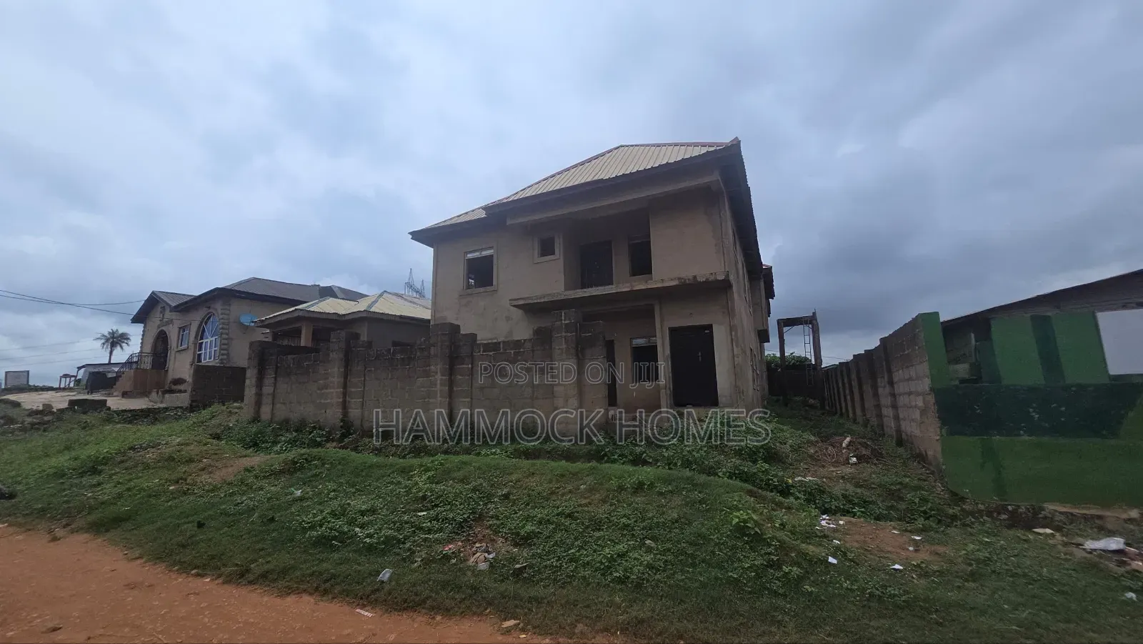 12bdrm Block of Flats in Ojoo for sale in Ojoo