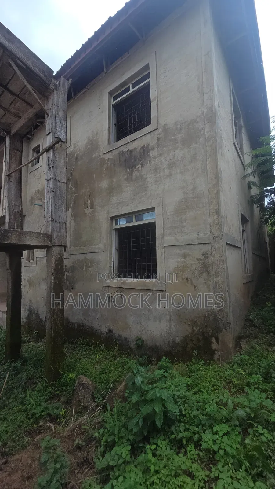12bdrm Block of Flats in Ojoo for sale in Ojoo