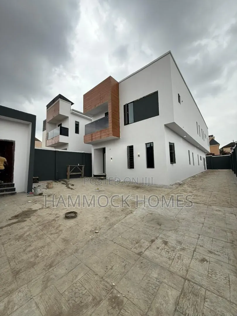 5bdrm Duplex in Akobo for sale in Akobo