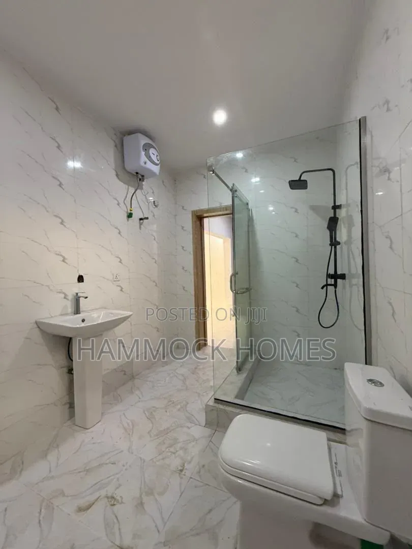 5bdrm Duplex in Akobo for sale in Akobo