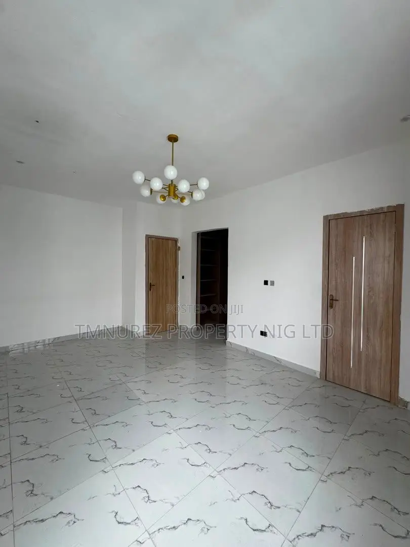 4bdrm Duplex in Chevron for rent in Chevron