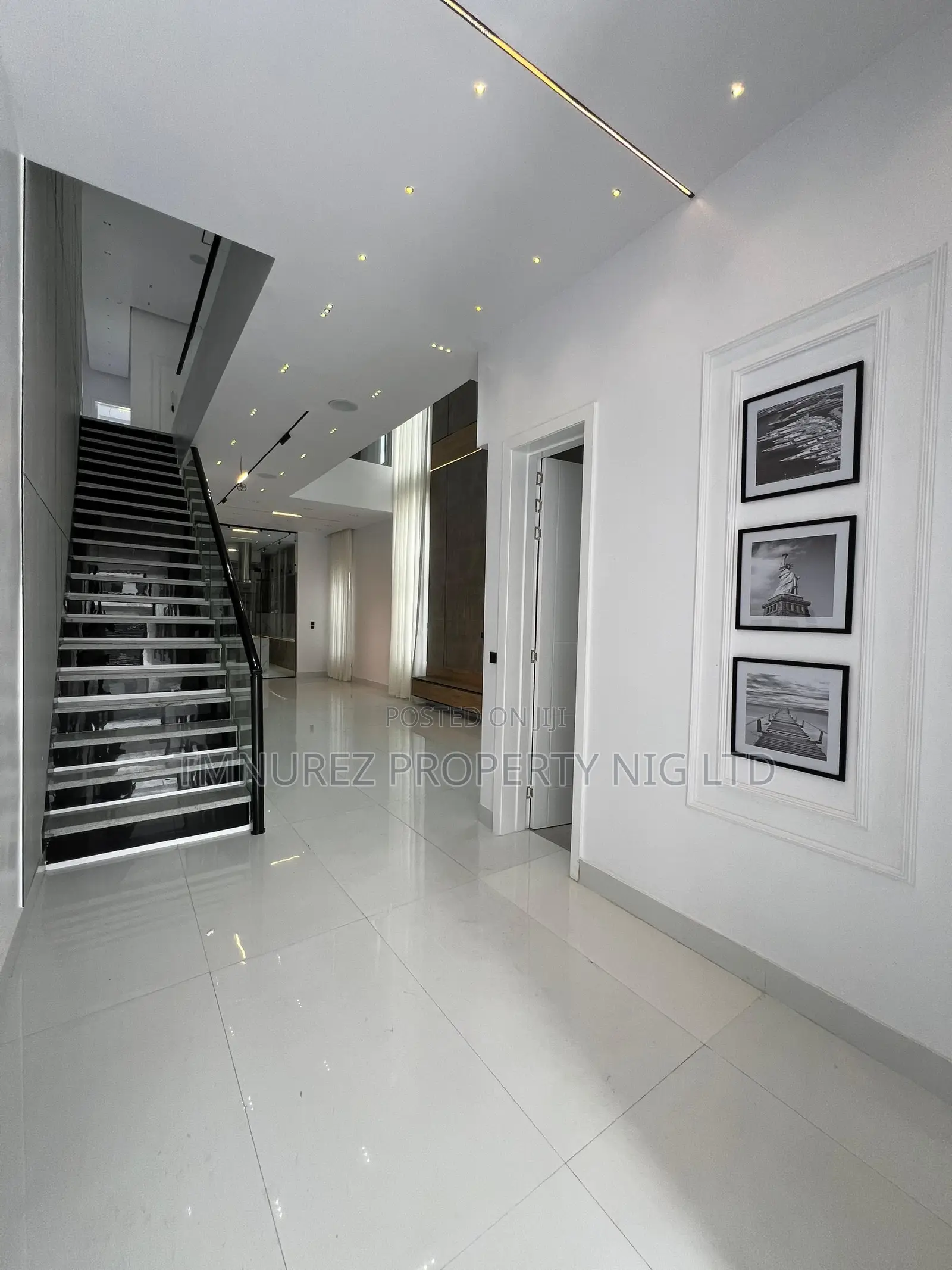 5bdrm Duplex in Ikota for sale in Ikota