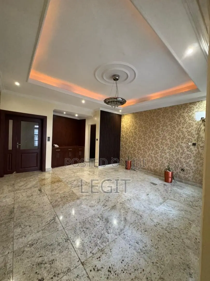 5bdrm Duplex in Apo District for sale in Apo District
