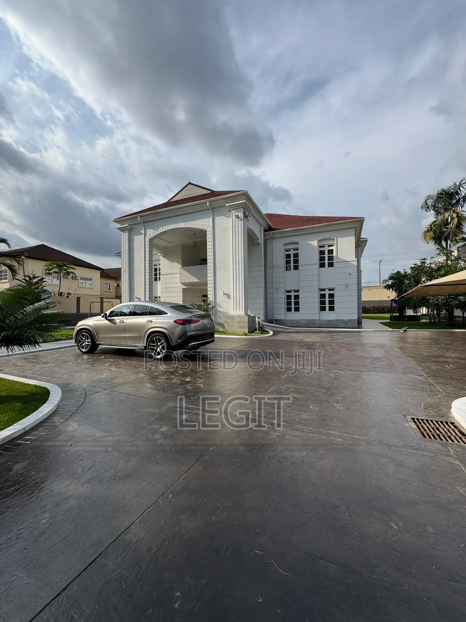 5bdrm Duplex in Apo District for sale in Apo District