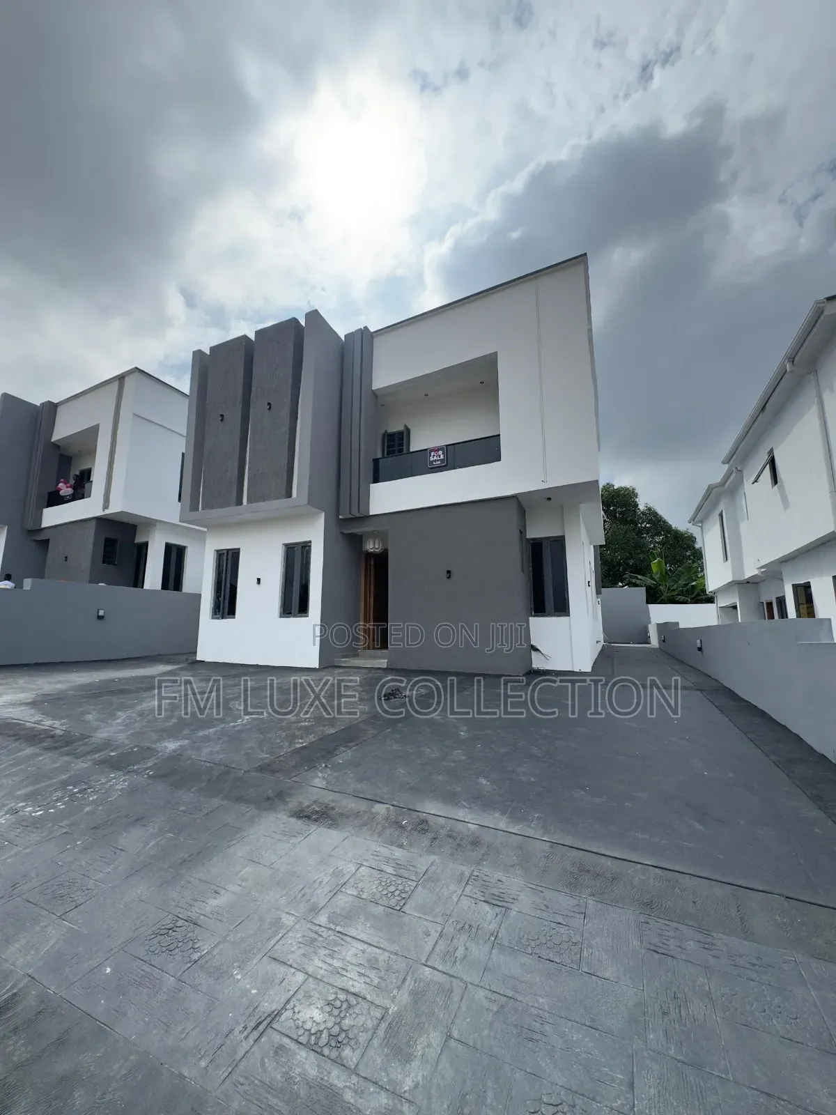 4bdrm Duplex in Jericho for sale in Jericho