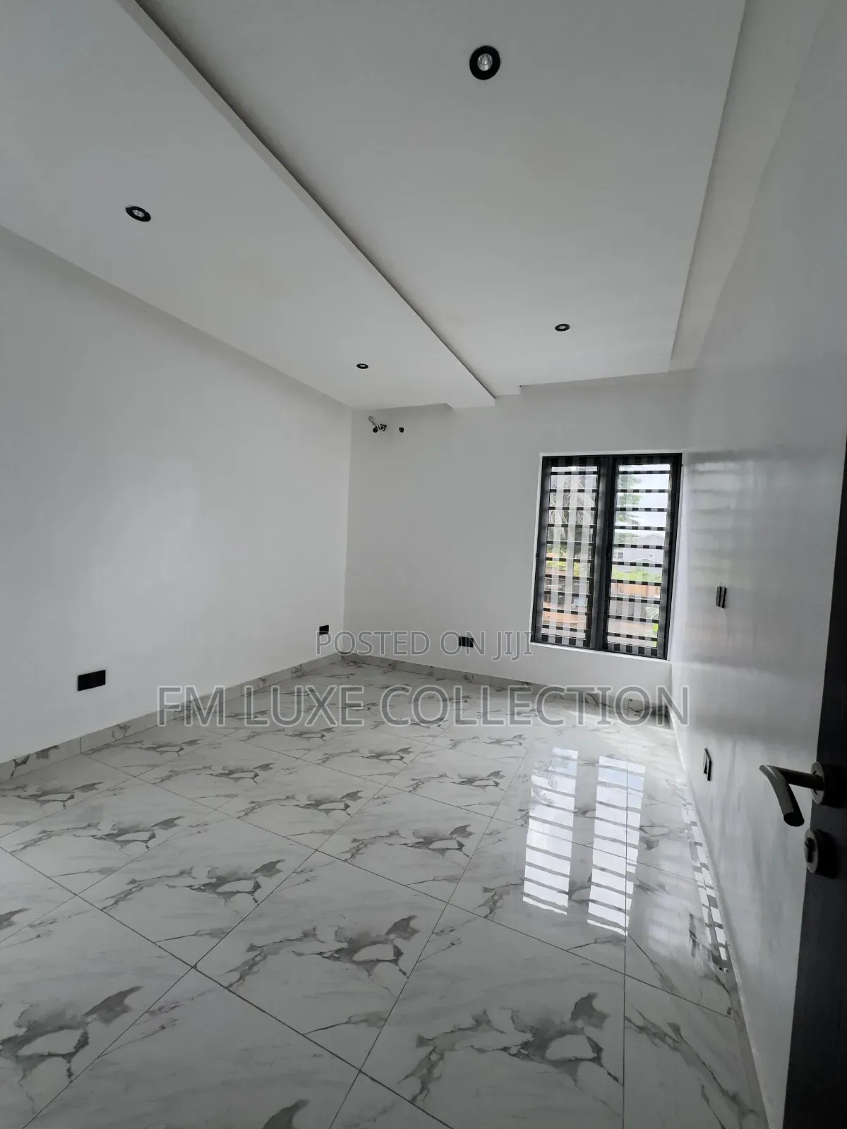 4bdrm Duplex in Jericho for sale in Jericho