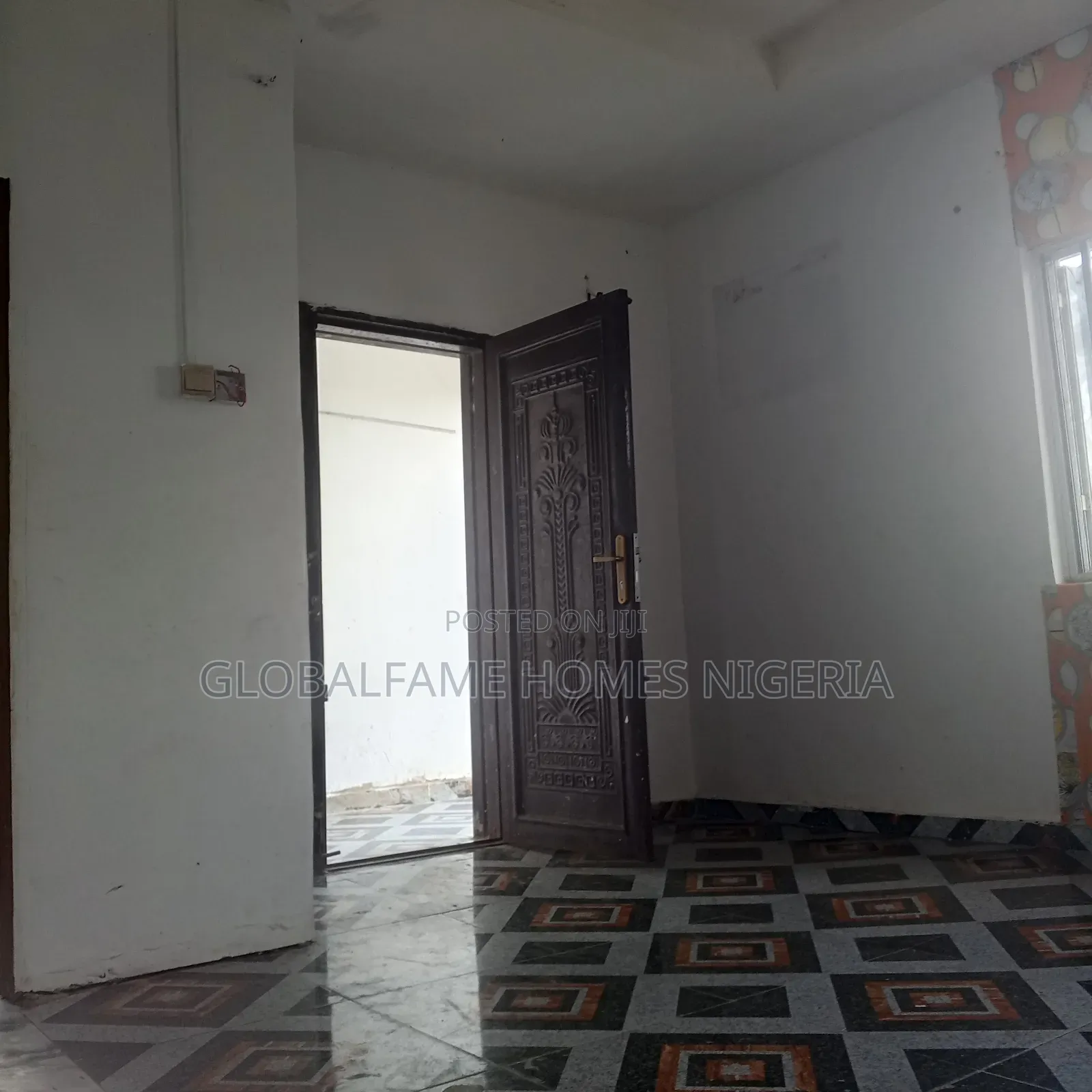 6bdrm Bungalow in Igando for sale in Igando-Oloja