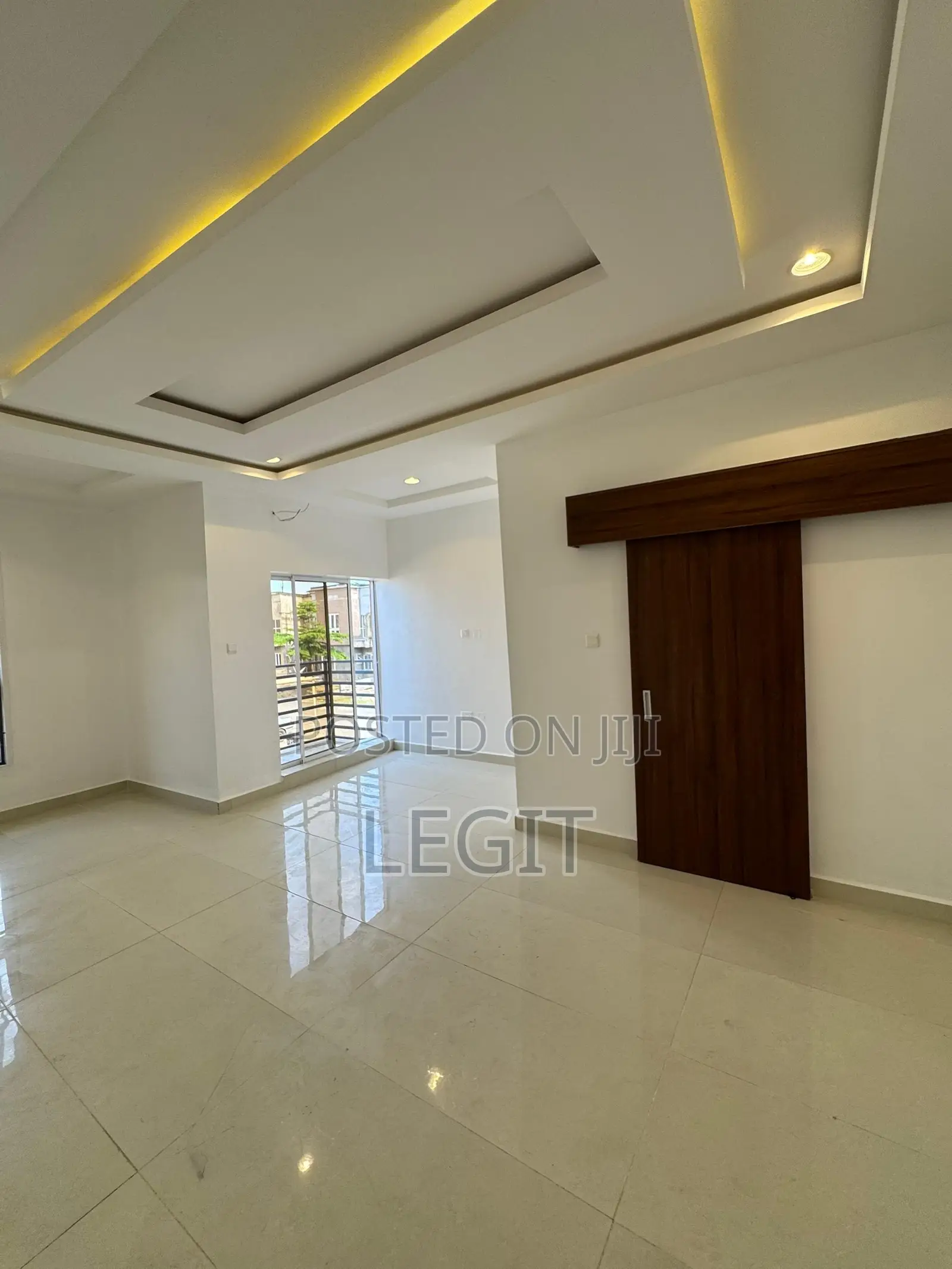 4bdrm Duplex in Apo District for sale in Apo District