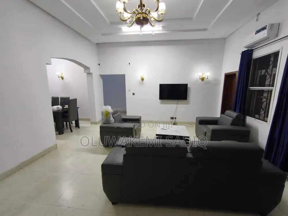 3bdrm Apartment in Ikeja GRA for rent in Ikeja GRA