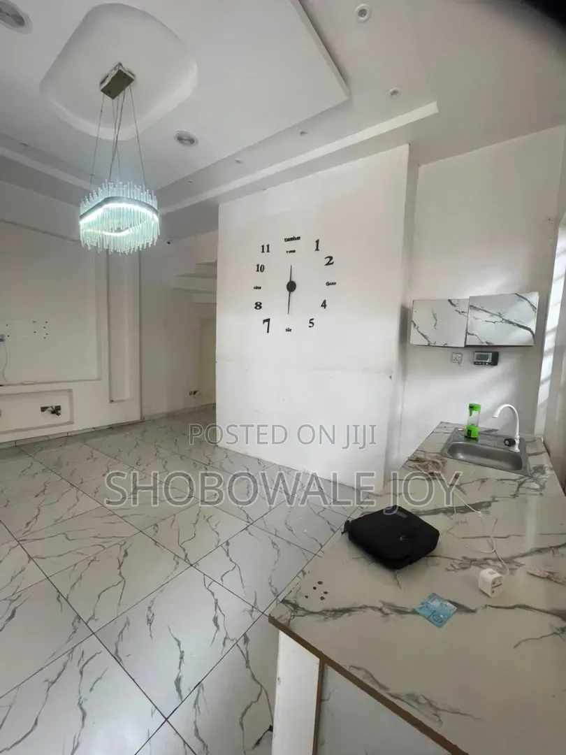 Studio Apartment in Royal Pine Estate, Lekki Expressway for rent in Lekki Expressway
