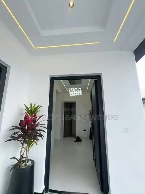5bdrm Duplex in Life Camp for sale in Life Camp