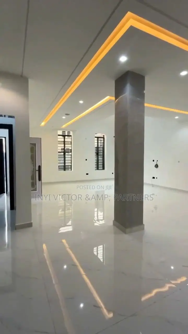 5bdrm Duplex in Apo Resettlement for sale in Apo Resettlement