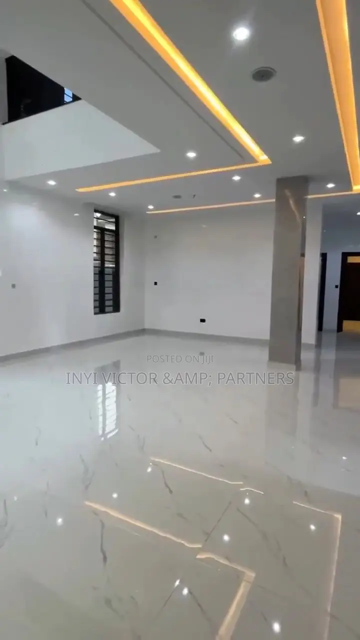 5bdrm Duplex in Apo Resettlement for sale in Apo Resettlement
