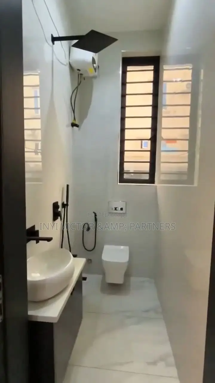 5bdrm Duplex in Apo Resettlement for sale in Apo Resettlement