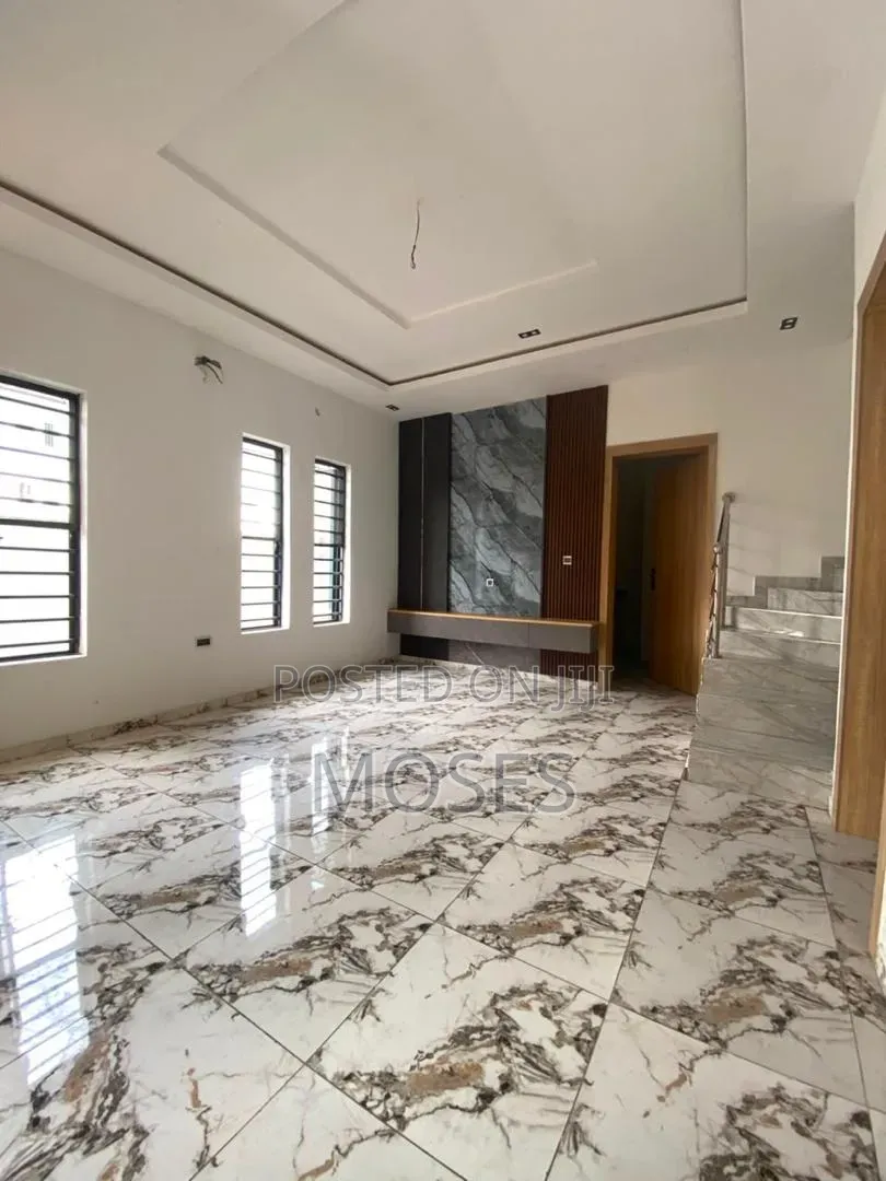 5bdrm Duplex in Inside An Access, Off Lekki-Epe Expressway for sale in Off Lekki-Epe Expressway