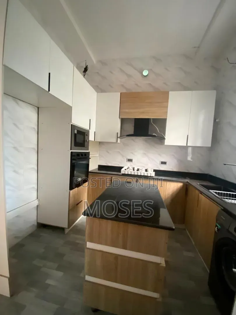 5bdrm Duplex in Inside An Access, Off Lekki-Epe Expressway for sale in Off Lekki-Epe Expressway